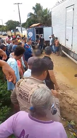 Pai e filho de cinco anos morrem eletrocutados em distrito de Feira de Santana