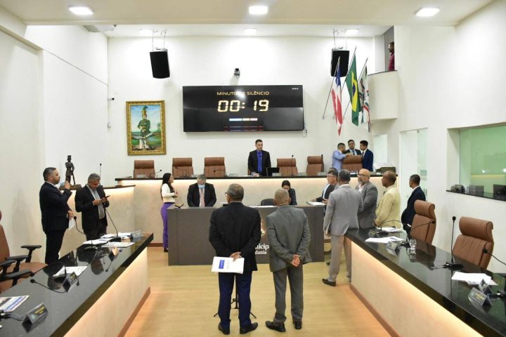 Câmara de Feira de Santana aprova mudanças nos critérios de gratificação para diretor e vice-diretor escolar