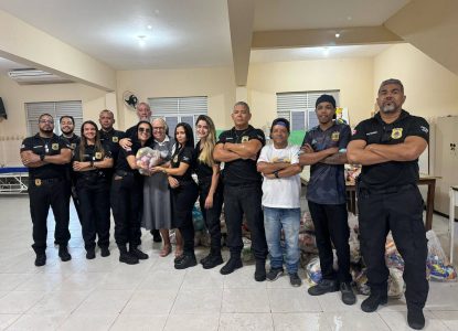 Ação social voltada para mulheres em Feira de Santana termina com 400 cestas básicas doadas