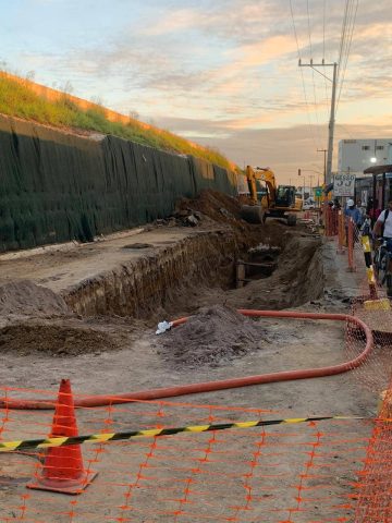 Comerciantes reclamam de prejuízos após interdição de via no Anel de Contorno em Feira de Santana