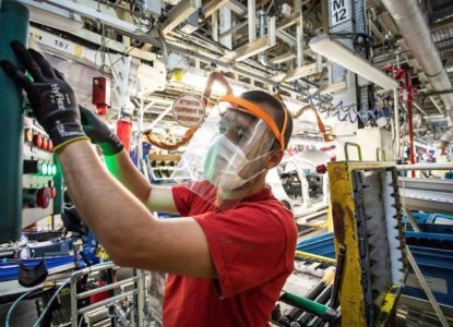 Em 2023, totais de indústrias e empregados no setor seguiram em alta na Bahia, segundo IBGE