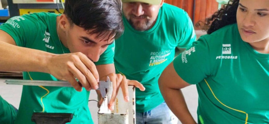 Petrobras busca motoristas de aplicativo para ocupar vagas na indústria