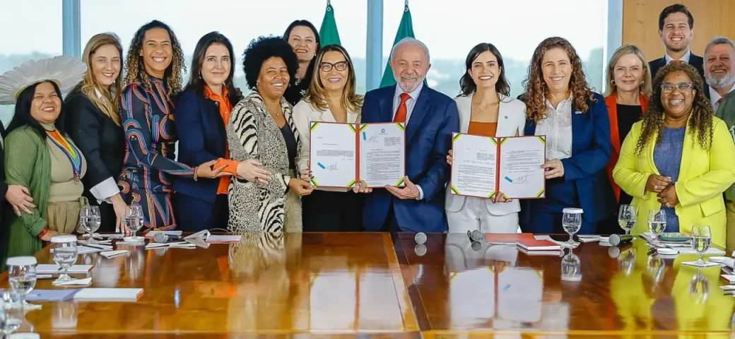 Lula sanciona cota obrigatória para mulheres em conselhos de administração de estatais
