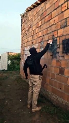 Ação policial remove símbolos de grupos criminosos em Serrinha