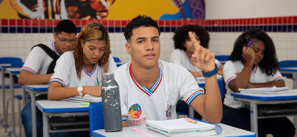 Rede estadual faz busca ativa para reintegrar estudantes que deixaram a escola