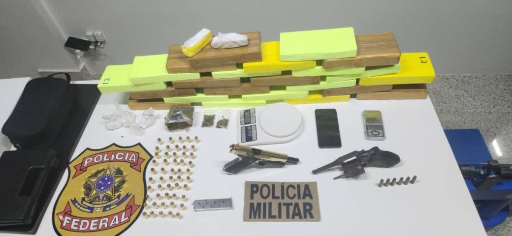 Polícias desarticulam ponto de armazenamento de drogas e retiram 27kg de cocaína de circulação