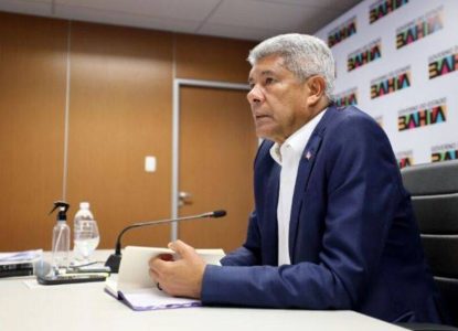 Jerônimo Rodrigues propõe reajuste salarial a 47 mil servidores baianos