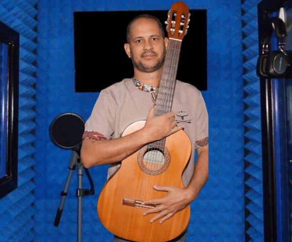 Weslley Almeida lança EP “Em Canto” nas plataformas digitais de música