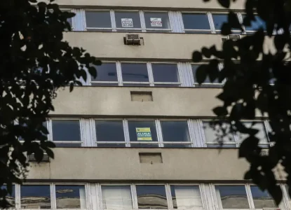 Parcela de famílias que pagam aluguel sobe 25% em oito anos, mostra IBGE