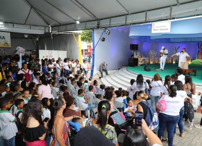 FLIFINHA abre programação com histórias cantadas e incentivo à leitura para crianças