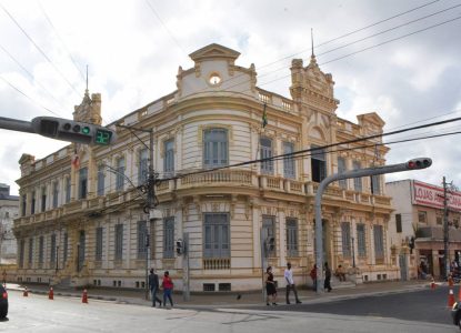 Lei municipal é regulamentada e reforça proteção aos trabalhadores terceirizados