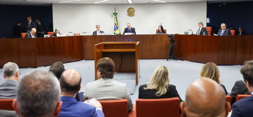 Ministro Cristiano Zanin vota e julgamento na Primeira Turma do STF termina 4 a 1 pela condenação de Jair Bolsonaro e aliados