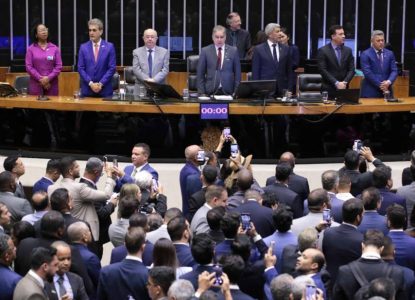 Sessão solene no plenário principal da Câmara dos Deputados celebra 192 anos de Feira de Santana