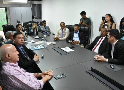 Empresários responsáveis pela construção da ferrovia entre Feira de Santana e Salvador apresentam projeto a vereadores