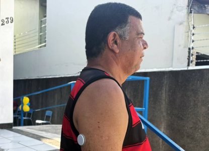 Pacientes do Centro de Diabético e Hipertenso recebem sensor para monitorar glicemia