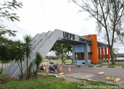 UEFS anuncia concurso público para professor com salários de R$ 4 mil