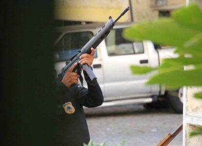 Homem de 21 anos apontado como gerente do tráfico de drogas em Cruz das Almas é preso