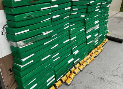 Acusado de transportar drogas para o tráfico é preso com 95kg de maconha e haxixe