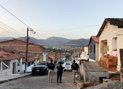 Operação contra facção na Bahia prende 18 pessoas e desarticula grupo envolvido em homicídios, tráfico de drogas e outro crimes