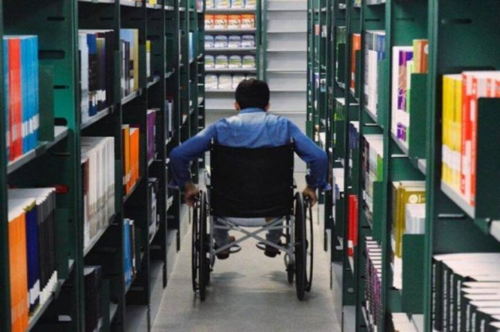 Inclusão internacional: MEC lança auxílio para acompanhantes de bolsistas com deficiência