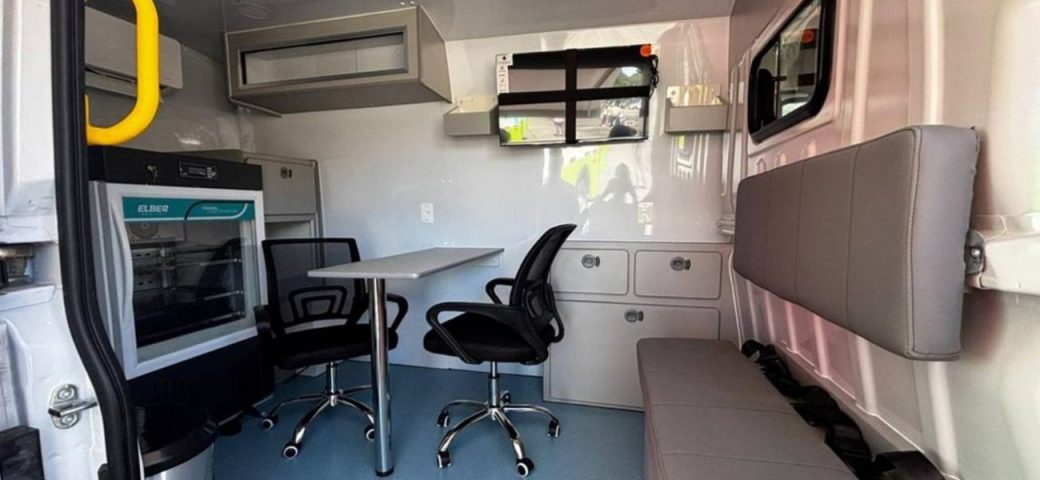 Vacimóvel no estacionamento da Prefeitura de Feira de Santana neste sábado, 18