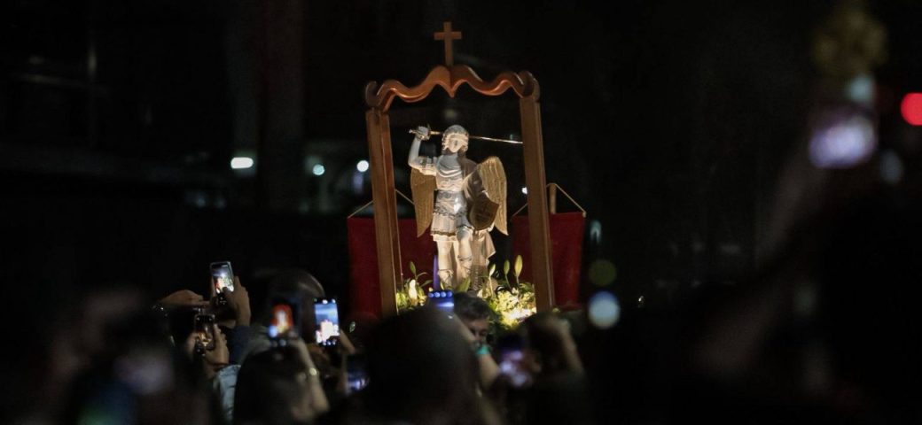 Imagem peregrina de São Miguel Arcanjo visita Santuário em Feira de Santana