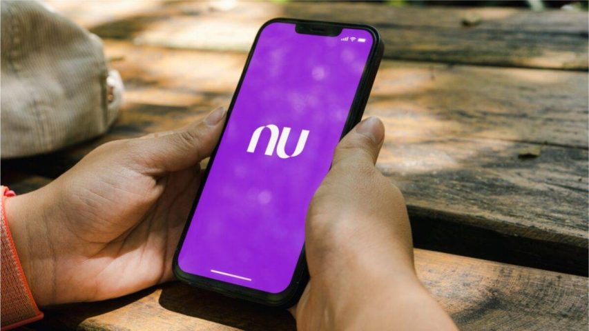 Nubank sofre instabilidade em aplicativo por manutenção programada neste sábado, 25