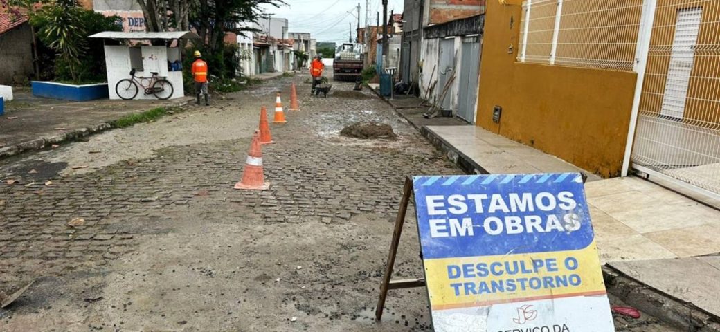 Dez bairros em Feira de Santana recebem manutenção em ruas e avenidas
