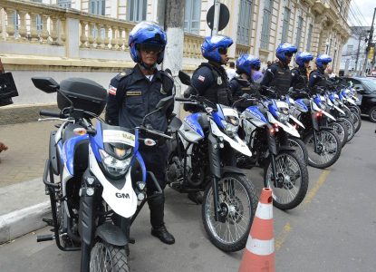 Guarda Municipal em Feira de Santana recebe 10 motocicletas para patrulhamento