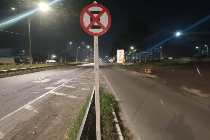 Ruas e avenidas de Feira de Santana ganham novas faixas de pedestre e sinalização horizontal