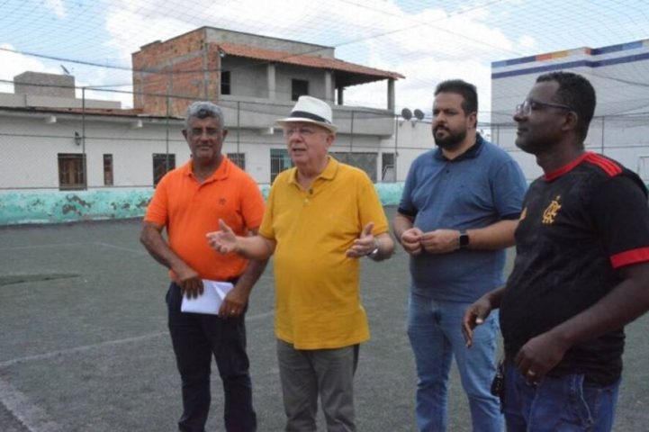 Prefeitura de Feira de Santana vai recuperar quadra poliesportiva no bairro Conceição