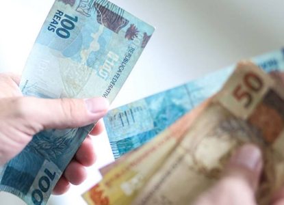 Quase metade da população baiana vive com até metade de um salário mínimo por mês, diz IBGE