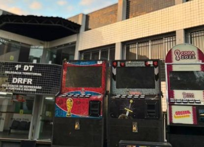 Mais de 30 máquinas caça-níqueis são apreendidas em operação no centro de Feira de Santana