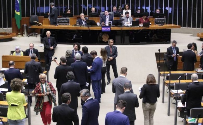 Câmara dos Deputados deve votar nesta semana em projeto que cria taxa de 4% para serviços de streaming