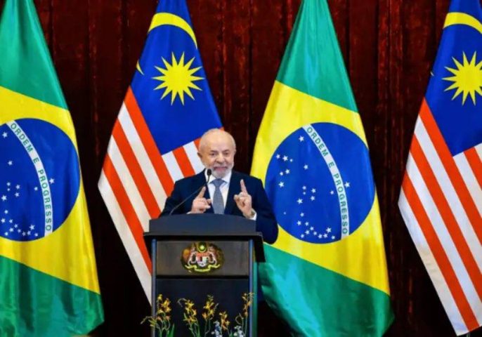 Antes de reunião com  Donald Trump, Lula critica tarifas e defende o Brics