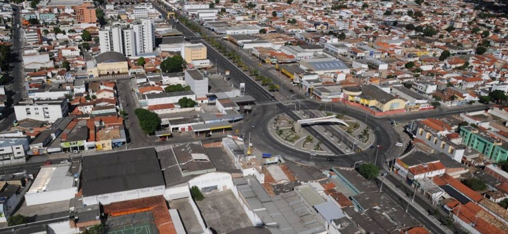 Confira horários de funcionamento do comércio e serviços em Feira de Santana para quinta, 20