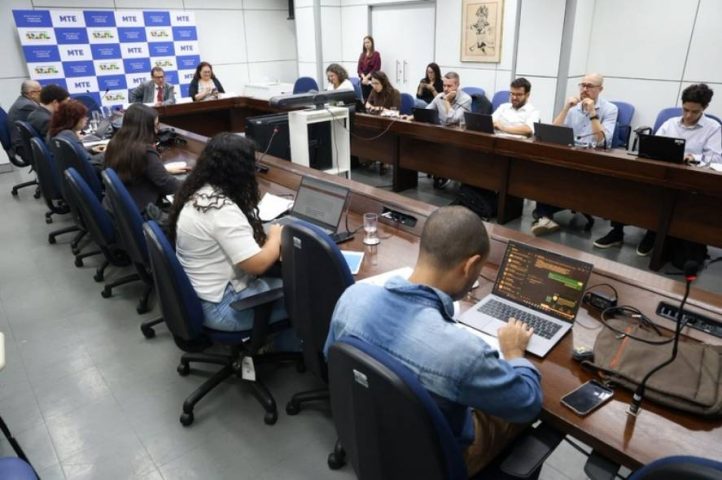 Brasil gerou mais de 213 mil empregos com carteira assinada em setembro