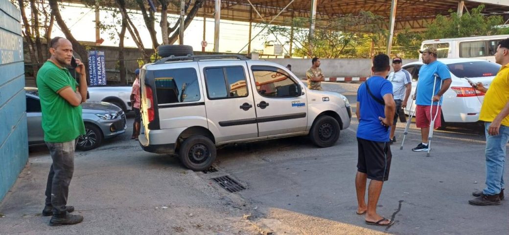 Homem é encontrado morto dentro de veículo na região do Centro de Abastecimento