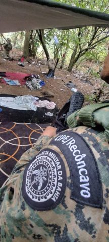 Polícia desmonta acampamentos montados por integrantes de facção na região de São Félix