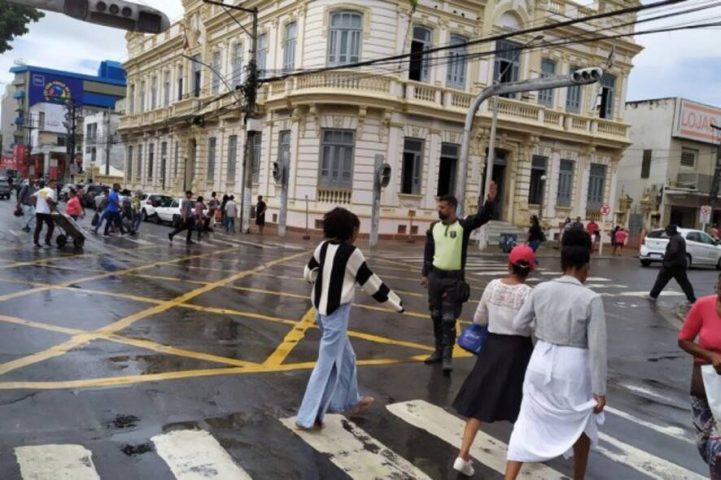 INMET emite alerta laranja de tempestade para Feira de Santana