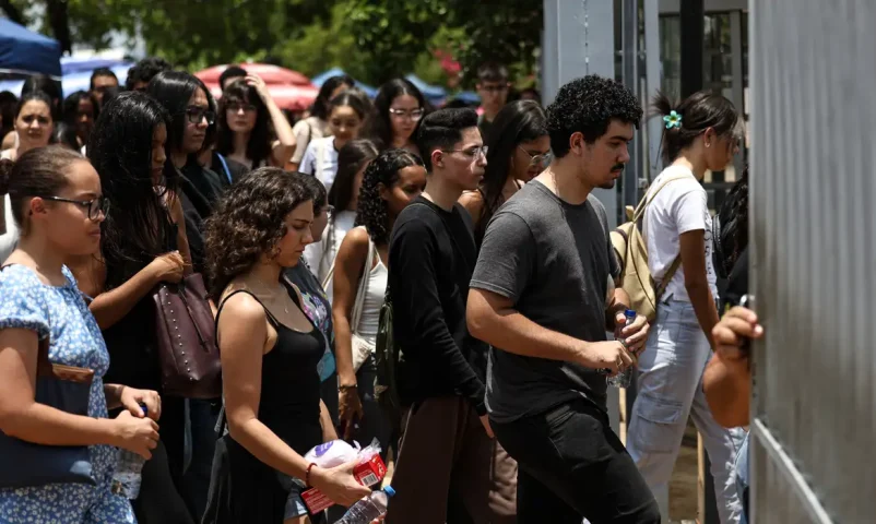 ENEM 2025: provas foram longas, mas com questões fáceis, dizem candidatos