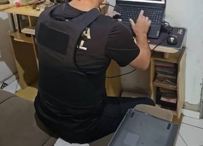 Polícia Federal prende homem no interior da Bahia por armazenar imagens e vídeos de abuso sexual infantojuvenil