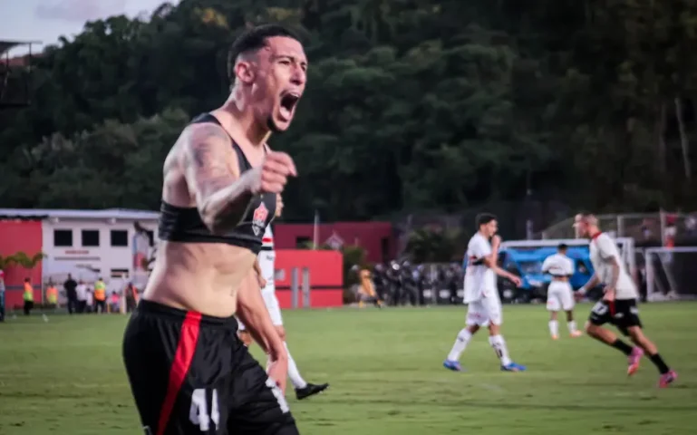 Vitória vence São Paulo no Barradão e se livra do rebaixamento no Brasileirão 2025