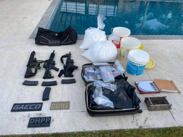 Polícia e Ministério Público desarticulam depósito de drogas e armas na Bahia e prende liderança criminosa em São Paulo
