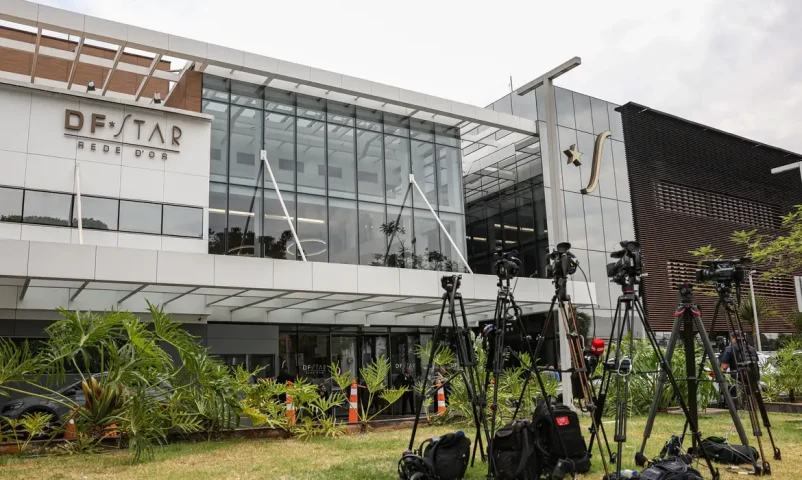 Jair Bolsonaro apresenta crise de soluços e pressão alta após procedimento