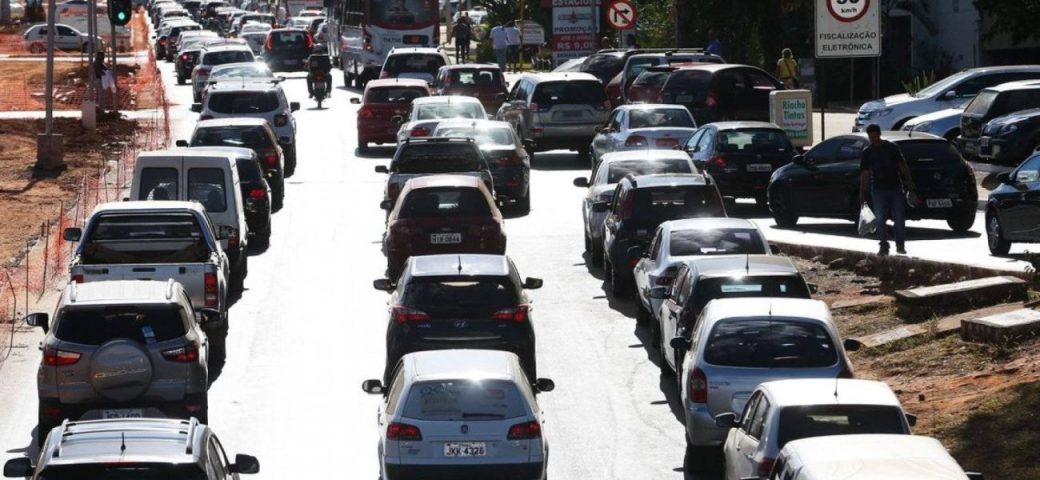 Transportes disparam em 2025: aplicativos de corrida e passagens aéreas ficam mais caras