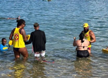 Projeto 'Mar Sem Barreiras' leva acessibilidade e contato com mar para pessoas com deficiência