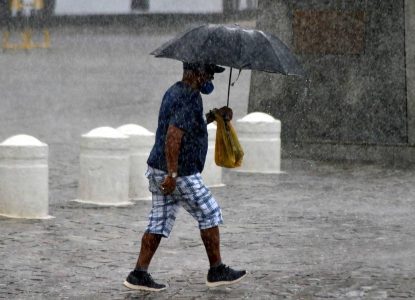 Inmet emite alerta de chuva forte para Salvador e outros 70 municípios da Bahia