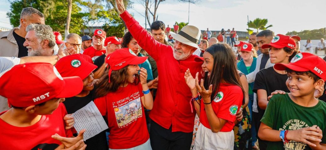Lula participa de encontro do MST na Bahia e anuncia entregas de reforma agrária