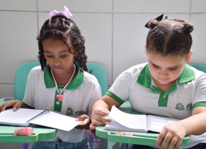 Primeira lista de novos estudantes contemplados está disponível nas escolas da rede municipal de Feira de Santana